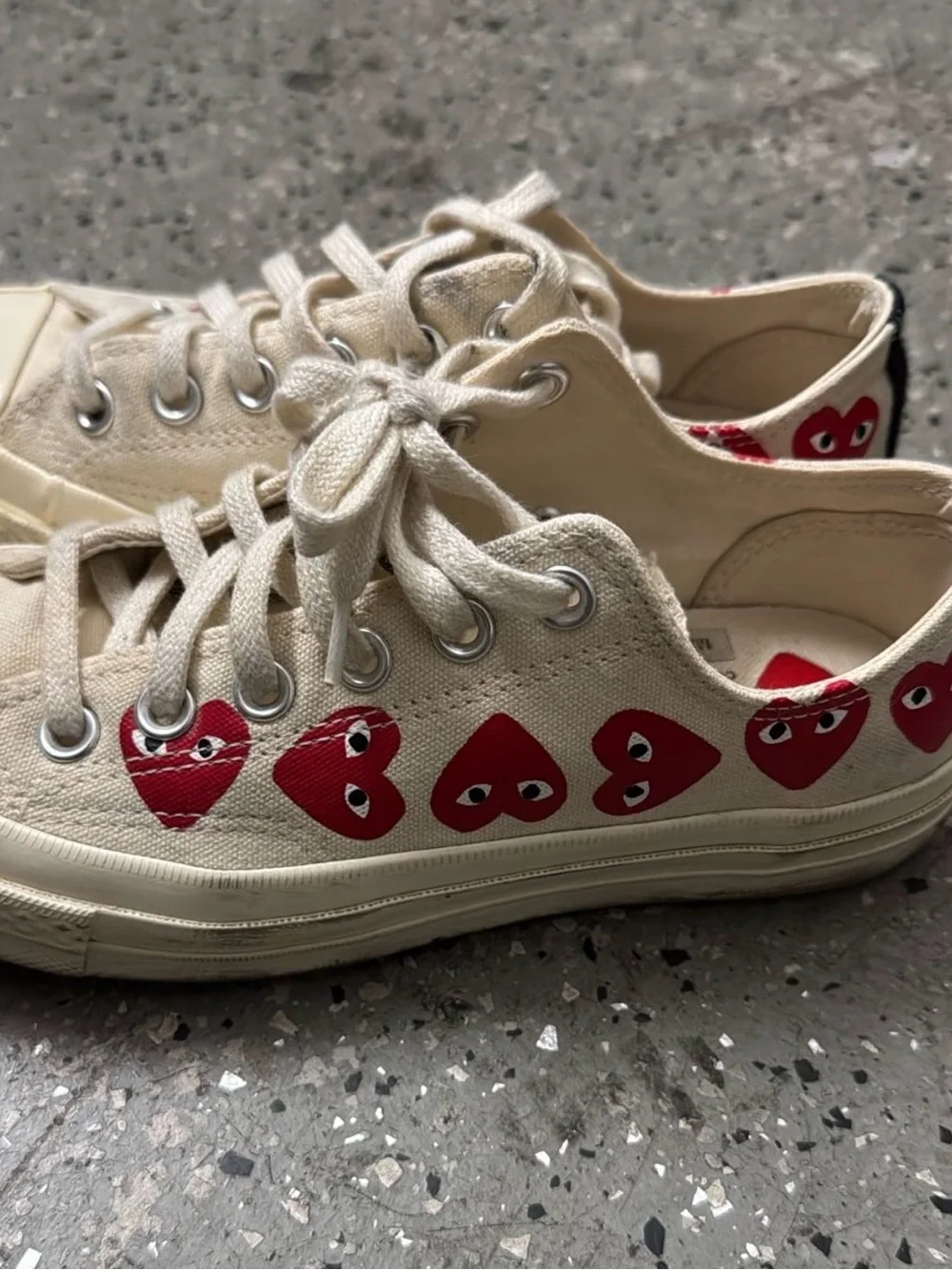Converse Cream Canvas Low-Top Sneakers with Red Heart Motifs
